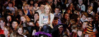 normal_jkr_appearances_dhreadinglondon_02.jpg